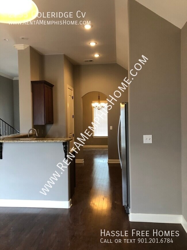 Building Photo - 2233 Coleridge Cv