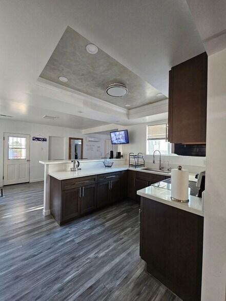 Building Photo - 12753 E Ave V 14