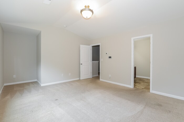 Building Photo - 2108 Belmont Cir NE