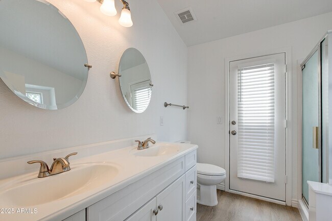 Building Photo - 9859 W Potter Dr
