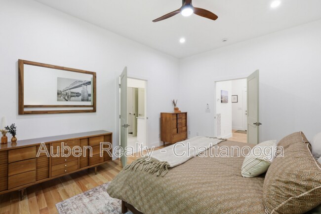 Building Photo - 3556 Cottonwood Ln