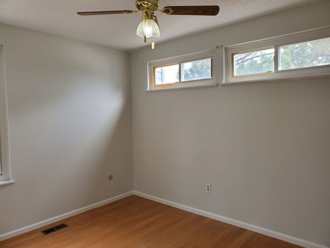 Building Photo - FANTASTIC 2 BEDROOM TOWNHOUSE IN THORNTON,...