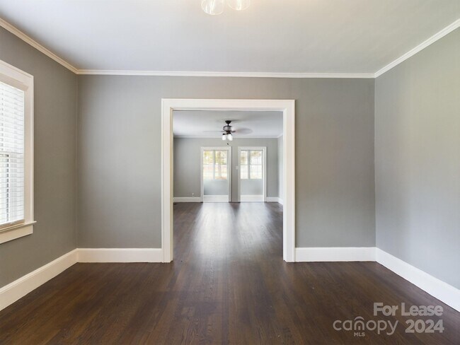 Building Photo - 618 Monroe Hwy