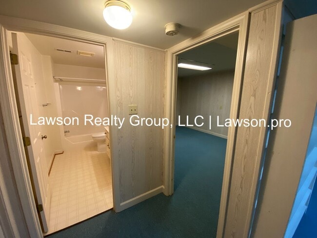 Building Photo - Spacious Hollins Four Bedroom w/ Finished Basement