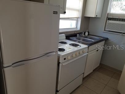Building Photo - 317 E Tarpon Ave