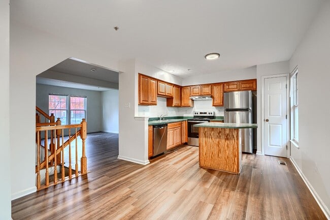 Building Photo - 9847 Bale Ct