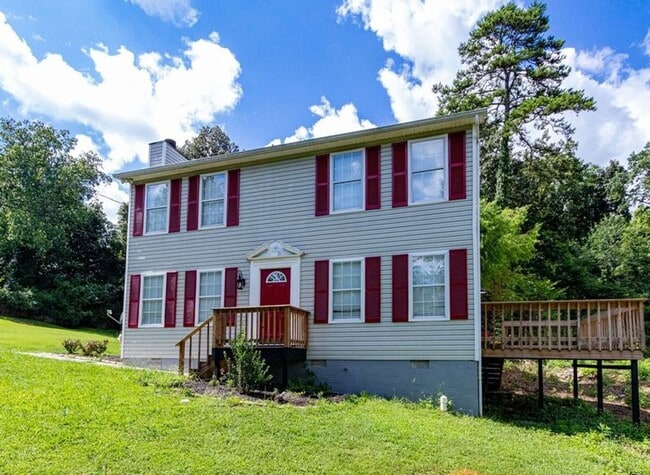 Building Photo - Knoxville 37912 - 2 bedroom, 1.5 bathroom ...