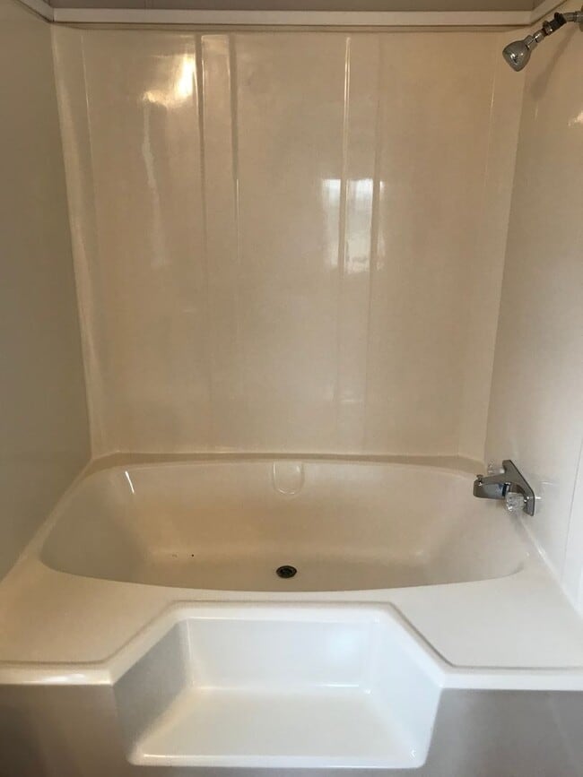 Building Photo - 3 Bedroom 2 Bath Home on 2 Acres For Rent!