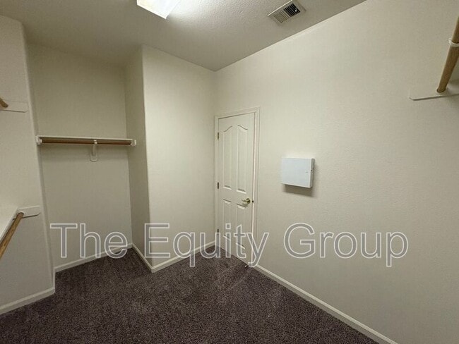 Building Photo - 2650 S Peppertree St