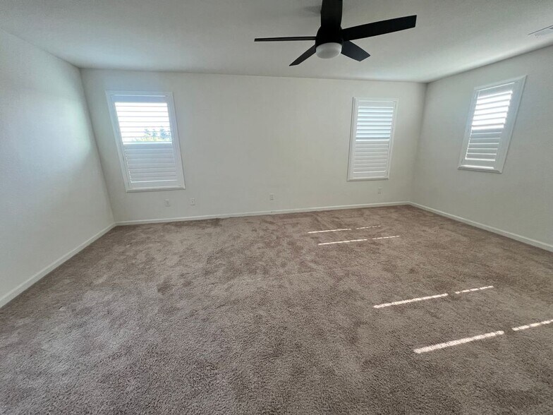 Building Photo - 1435 W Woodward Ave