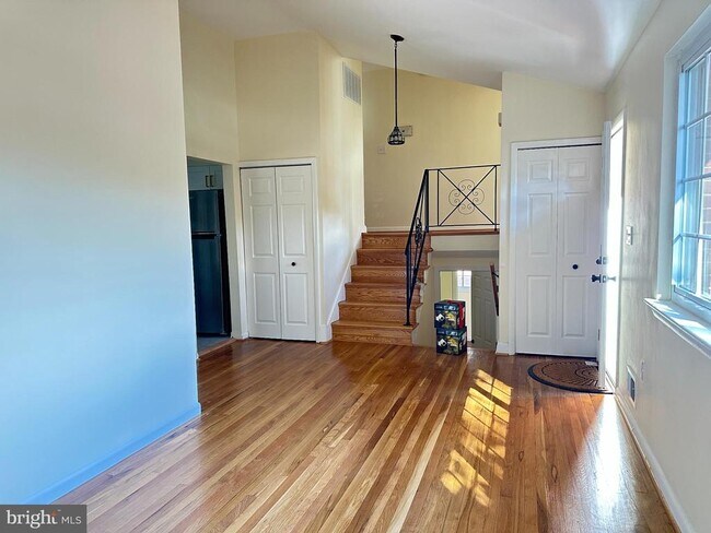 Building Photo - 804 Gregorio Dr