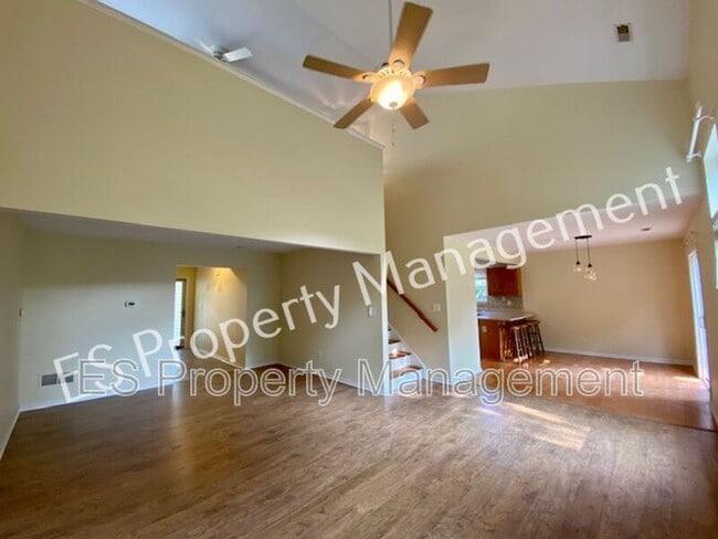 Building Photo - 7310 Parklake Pl