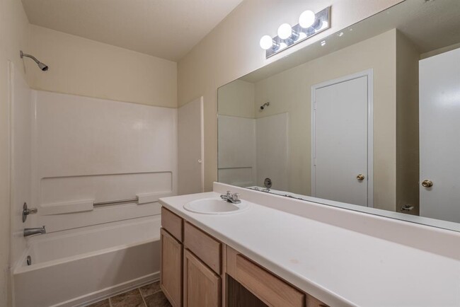 Building Photo - 11711 Sunny Stream Dr