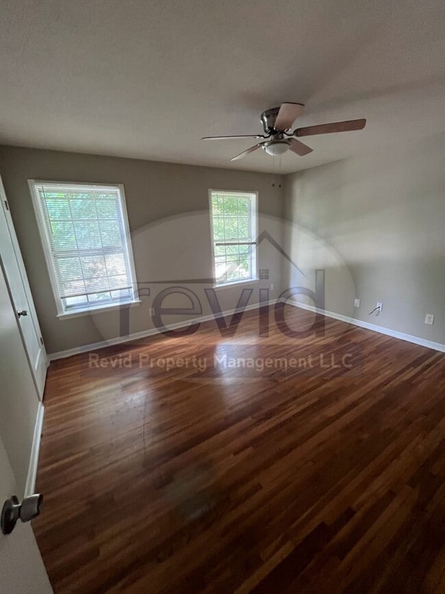 Building Photo - 3414 Carnes Ave
