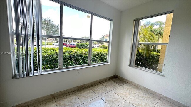 Building Photo - 12760 Vista Isles Dr