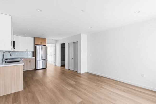 Building Photo - 6640 Valjean Ct
