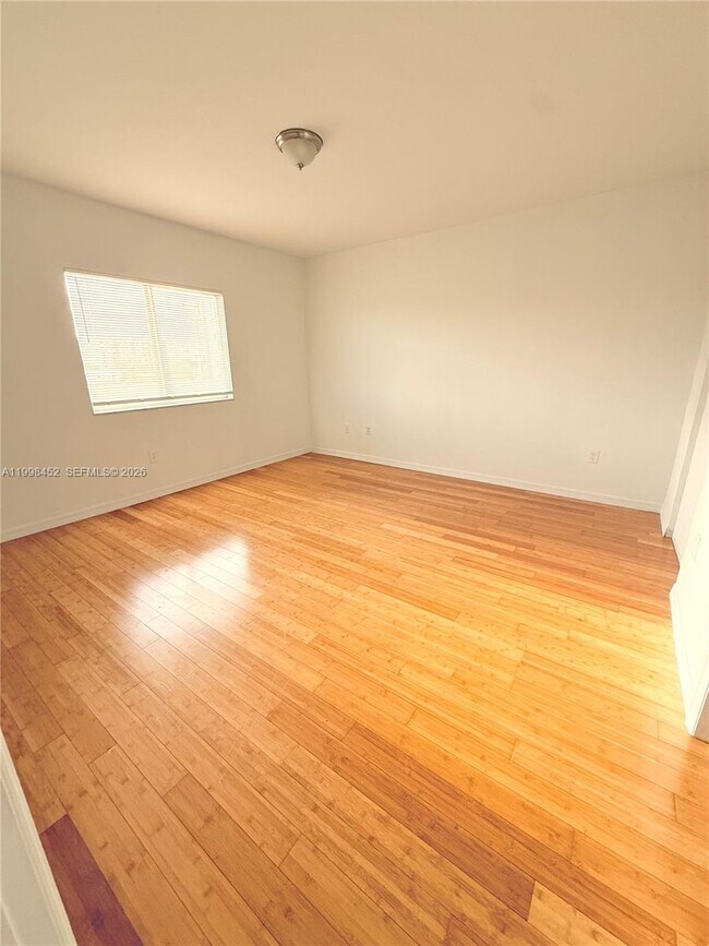 Building Photo - 36 NW 6th Ave