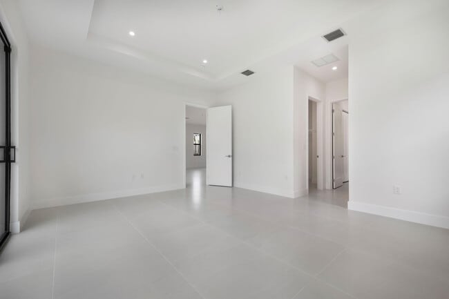 Building Photo - 12526 Solana Bay Cir