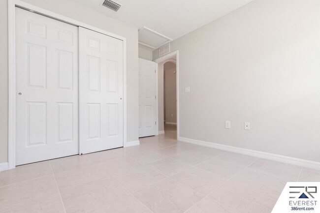 Building Photo - 16 Unimay Ct