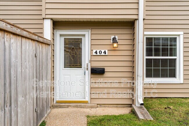 Building Photo - 404 Granville Rd