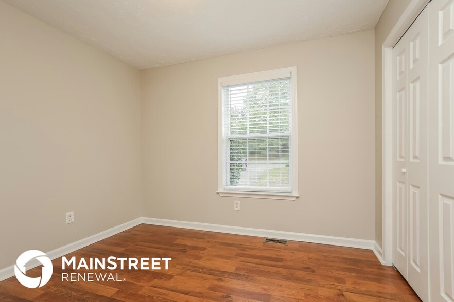 Building Photo - 187 Center St