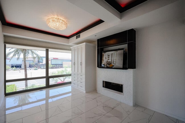 Building Photo - 7157 E Rancho Vista Dr
