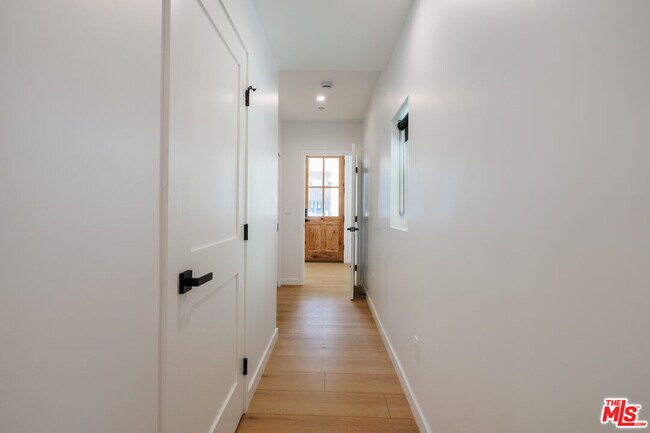 Building Photo - 6763 Lexington Ave