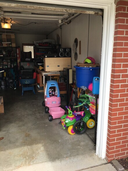 Garage - 5810 Wilshire Boulevard