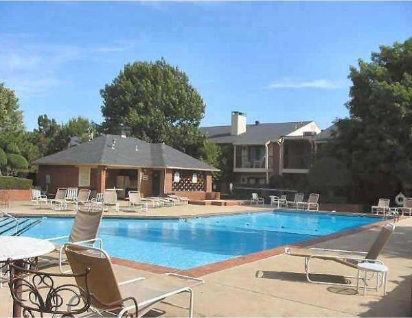 Building Photo - 4400 Hemingway Dr