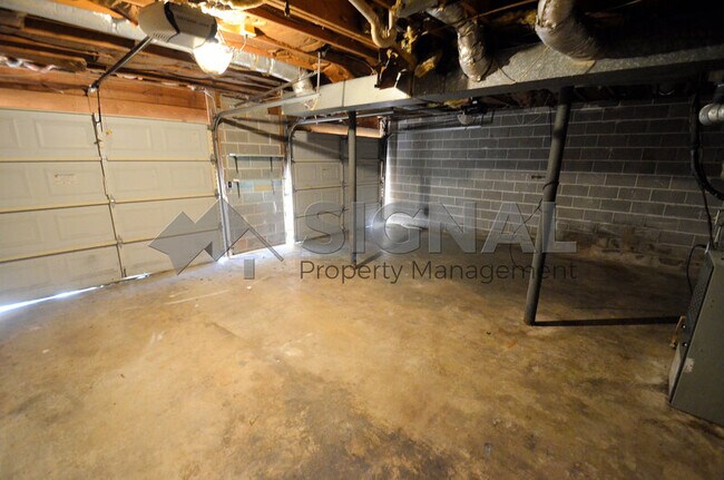 Building Photo - 4001 6th Ave