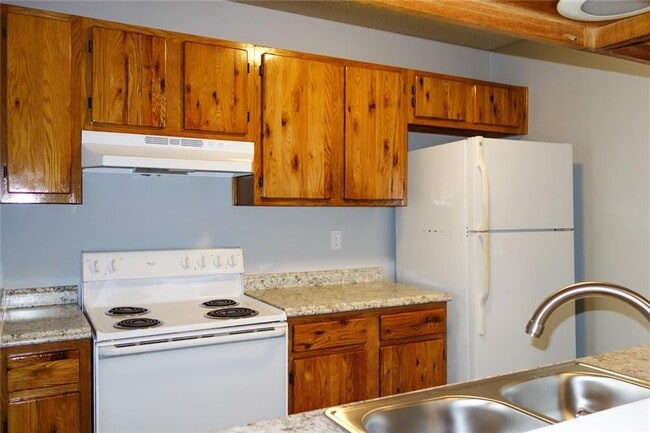 Building Photo - 9714 Eastwend Dr