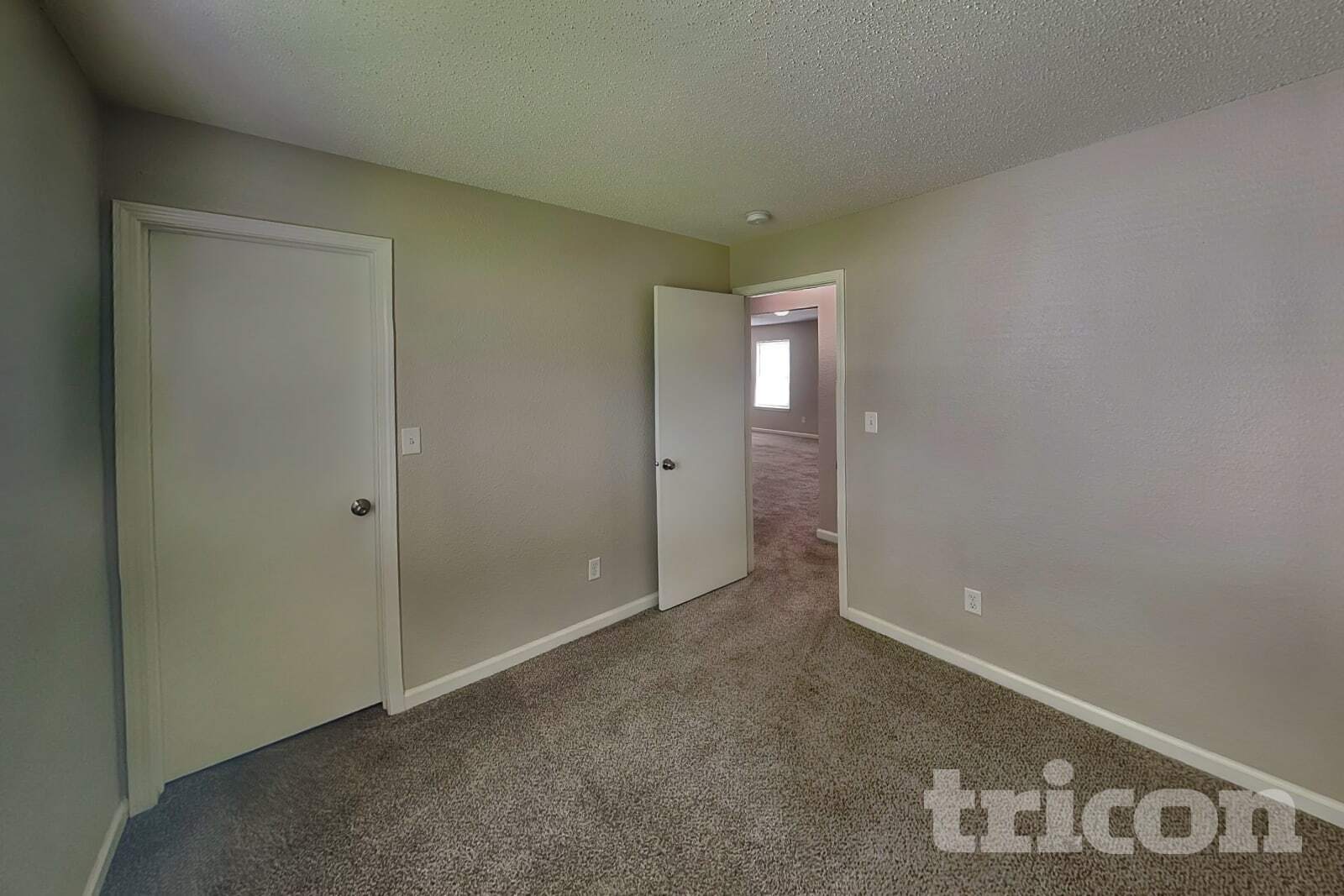 Building Photo - 1836 Farm Meadow Dr