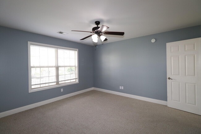 Building Photo - 417 Courchelle Dr