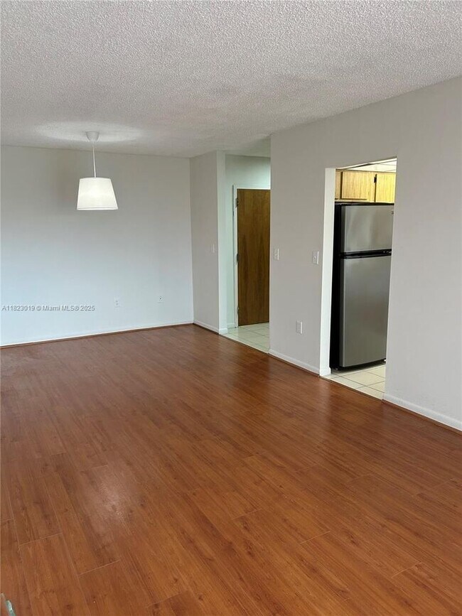 Building Photo - 5900 SW 127th Ave
