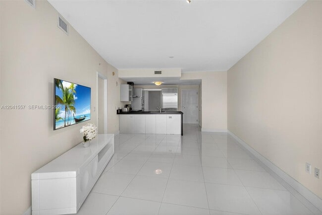 Building Photo - 18201 Collins Ave