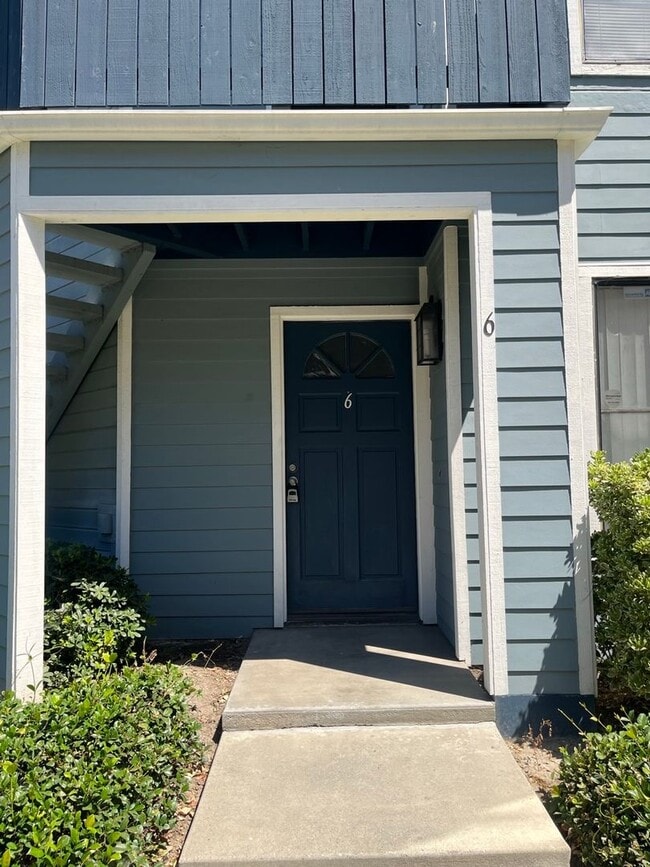 Primary Photo - Spacious 2-Bedroom Condo on the First Floo...