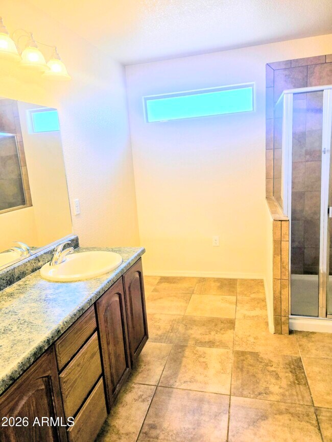 Building Photo - 1229 Questa Ct