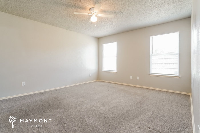 Building Photo - 2111 Dandelion Dr