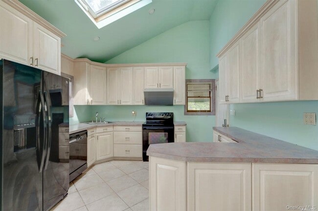 Building Photo - 4 Cheshire Rd