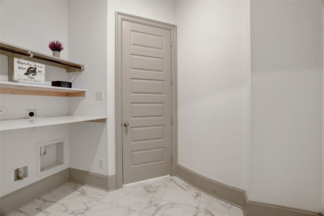 Building Photo - 1922 Pleasant Grove Dr