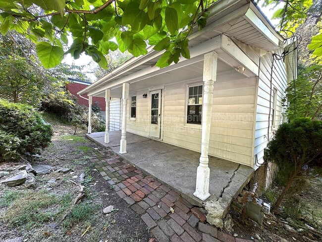 Building Photo - 6184 Poketa Rd