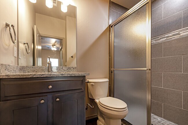 Building Photo - 901 Adams Ave