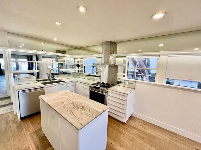 Building Photo - 1072F-A/B-PGPM-T/L-CS