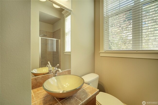 Building Photo - 3Bd/2.75Ba Issaquah Home