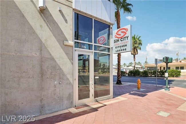 Building Photo - Downtown Las Vegas Luxury Condo with Moder...