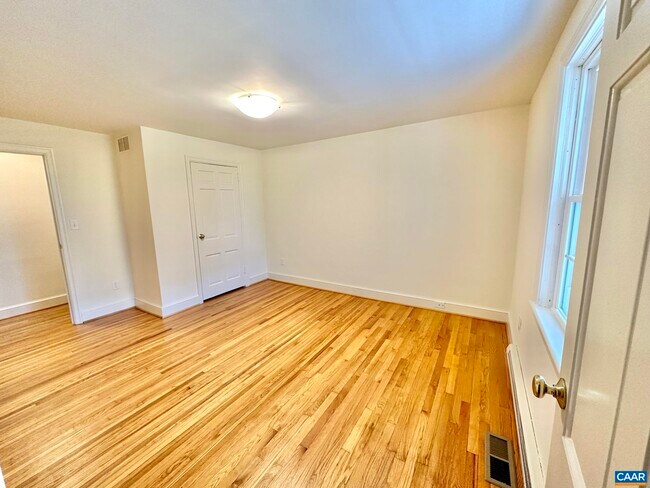 Building Photo - 2278 Hansens Mountain Rd