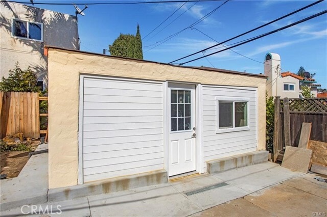 Building Photo - 251 Avenida Del Mar