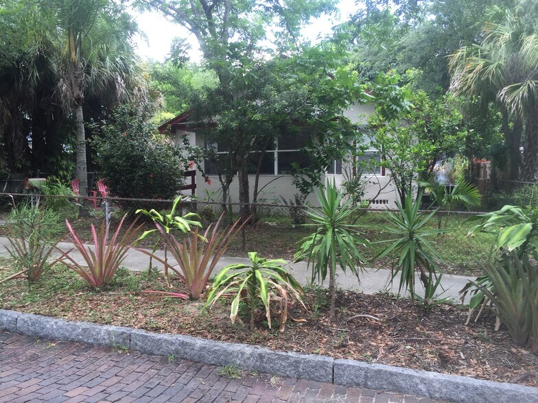 Building Photo - 873 10th Ave S