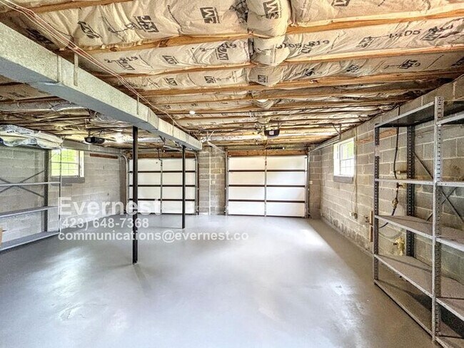 Building Photo - 3-Bedroom, 2-Bathroom Home with Basement a...
