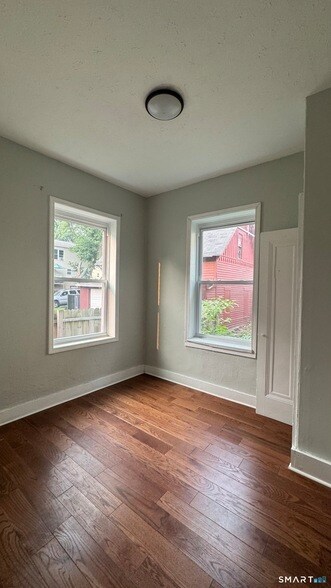 Building Photo - 485 Howard Ave